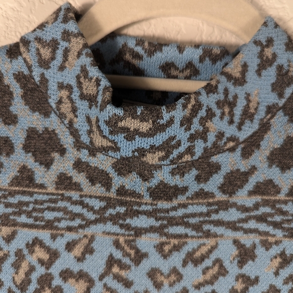 Classic St. John Animal Print Mock Neck Wool Blend Sleeveless Sweater Size P - Picture 12 of 14